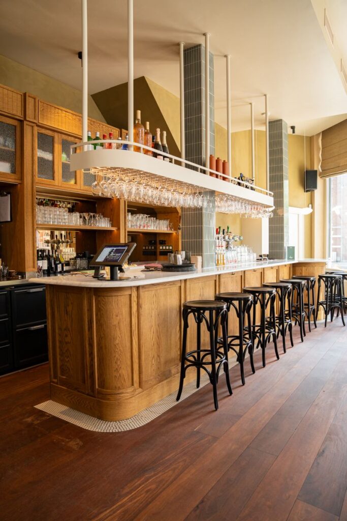 Vernieuwd interieur van Loetje Amsterdam Oost na de verbouwing