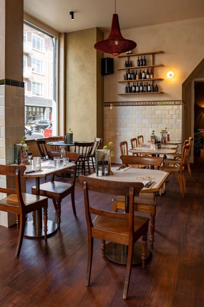 Vernieuwd interieur van Loetje Amsterdam Oost na de verbouwing