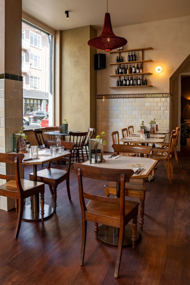 Vernieuwd interieur van Loetje Amsterdam Oost na de verbouwing